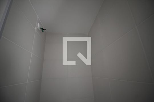 Banheiro de apartamento para alugar com 2 quartos, 33m² em Socorro, São Paulo