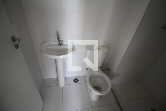 Banheiro de apartamento para alugar com 2 quartos, 33m² em Socorro, São Paulo