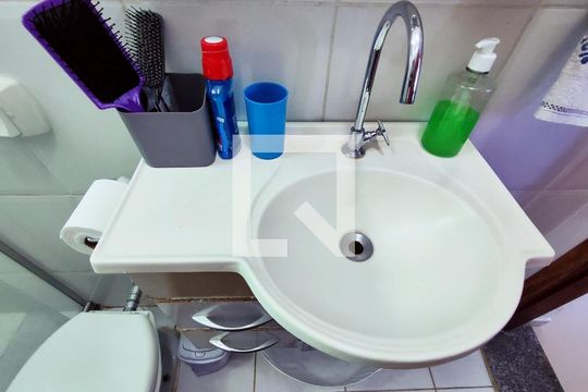 Banheiro da Suíte 1 de casa para alugar com 2 quartos, 212m² em Todos Os Santos, Rio de Janeiro