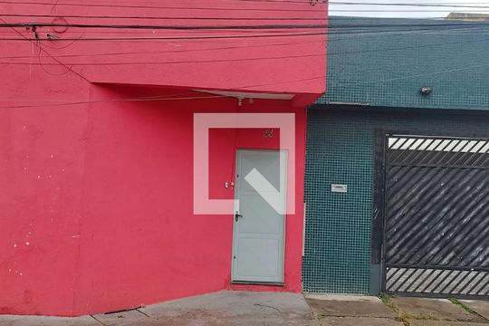Fachada de kitnet/studio para alugar com 1 quarto, 20m² em Vila Fatima, São Paulo