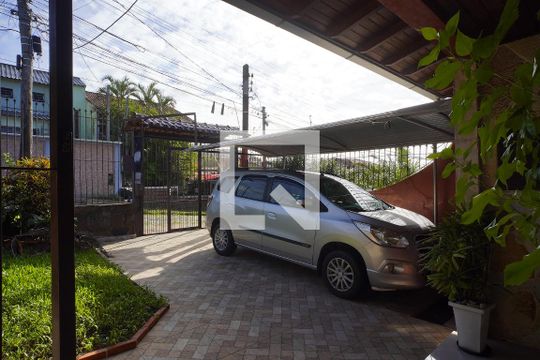 Garagem de casa à venda com 3 quartos, 190m² em Parque Santa Fé, Porto Alegre