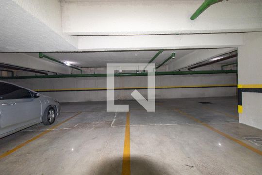 Garagem de apartamento para alugar com 2 quartos, 74m² em Jardim Botânico, Curitiba