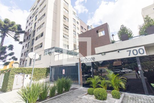 Fachada do Condomínio de apartamento para alugar com 2 quartos, 74m² em Jardim Botânico, Curitiba