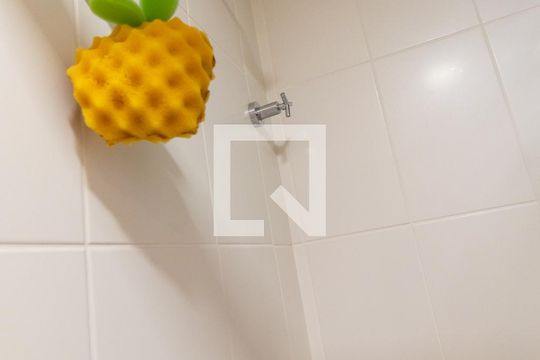 Banheiro Social de apartamento para alugar com 2 quartos, 74m² em Jardim Botânico, Curitiba