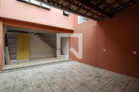 Quintal de casa à venda com 3 quartos, 159m² em Jardim Olympia, São Paulo