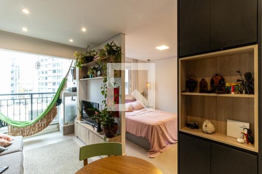 Cozinha de kitnet/studio à venda com 1 quarto, 28m² em República, São Paulo