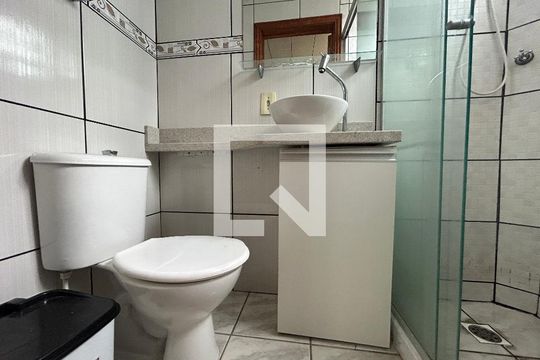 Banheiro de apartamento à venda com 2 quartos, 48m² em Canudos, Novo Hamburgo