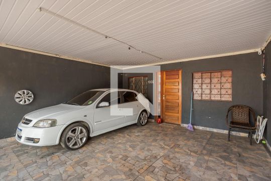 Garagem de casa para alugar com 3 quartos, 200m² em Costa E Silva, Porto Alegre
