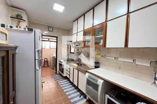 Cozinha de apartamento à venda com 3 quartos, 80m² em Chácara Inglesa, São Paulo