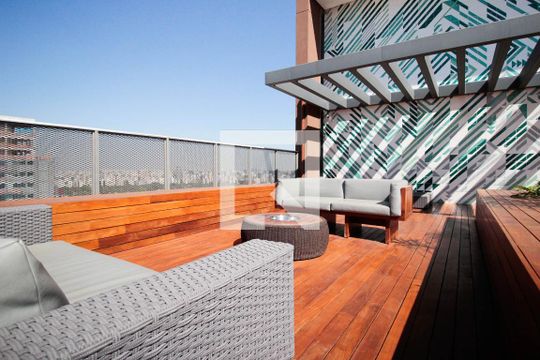 Área comum de kitnet/studio para alugar com 1 quarto, 27m² em Pinheiros, São Paulo