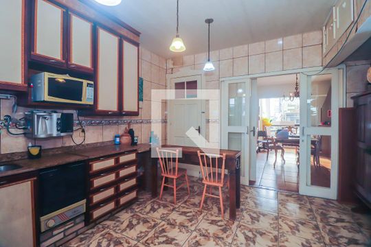 Cozinha de apartamento à venda com 3 quartos, 151m² em Rio Branco, Porto Alegre