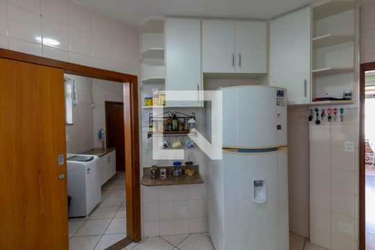 Cozinha de apartamento à venda com 4 quartos, 150m² em Buritis, Belo Horizonte
