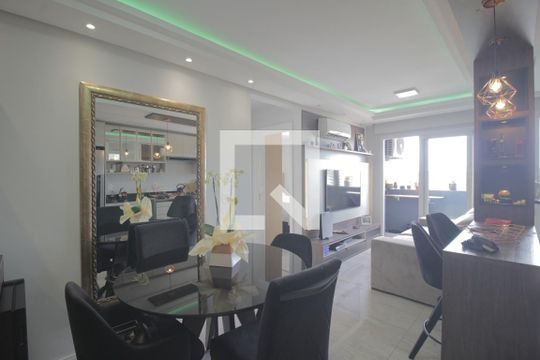 Apartamento à venda com 2 quartos, 56m² em Centro, Canoas