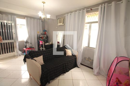 Sala de casa à venda com 3 quartos, 0m² em Irajá, Rio de Janeiro