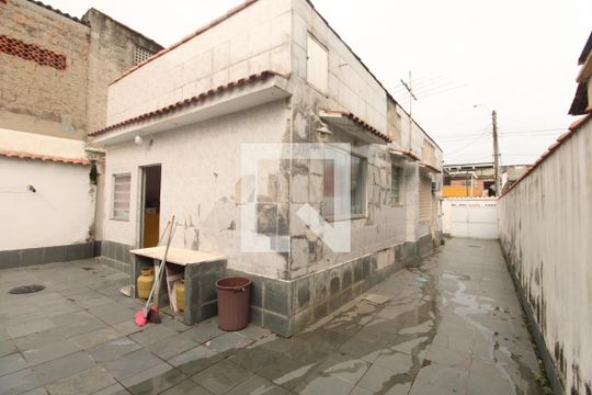 Fachada de casa à venda com 3 quartos, 0m² em Irajá, Rio de Janeiro