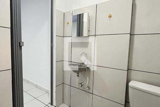 Banheiro  de casa para alugar com 1 quarto, 28m² em Vila Santa Catarina, São Paulo