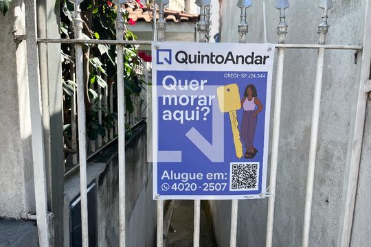 Plaquinha  de casa para alugar com 1 quarto, 28m² em Vila Santa Catarina, São Paulo