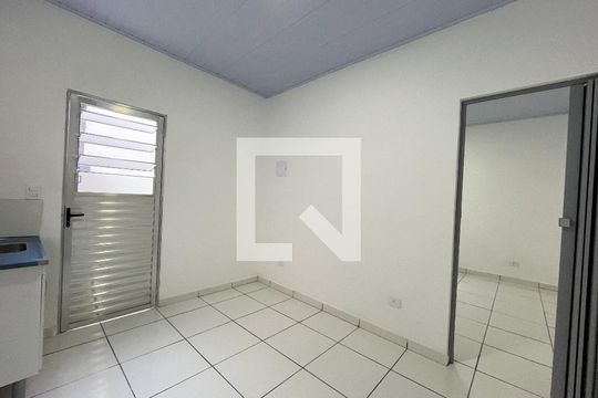 Sala de casa para alugar com 1 quarto, 28m² em Vila Santa Catarina, São Paulo