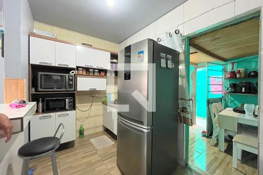 Cozinha de casa à venda com 2 quartos, 60m² em Jardim Dona Leopoldina, Porto Alegre