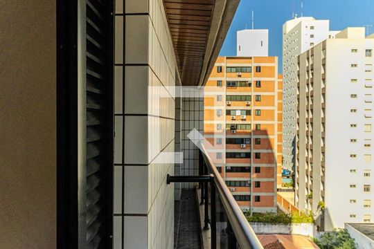 Sacada de apartamento para alugar com 4 quartos, 245m² em Higienópolis, São Paulo