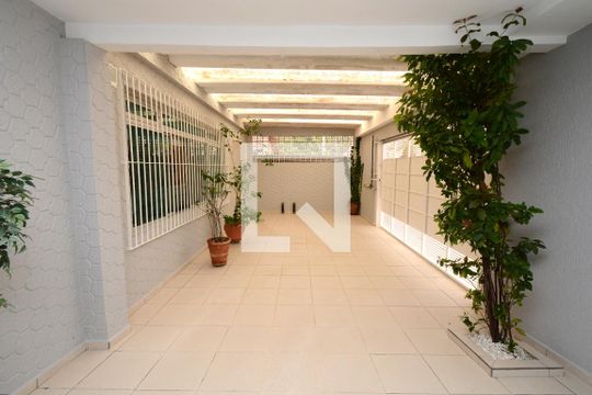 Garagem de casa à venda com 4 quartos, 167m² em Vila Anhanguera, São Paulo