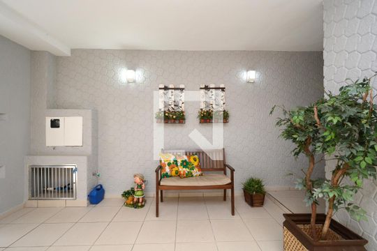 Hall de entrada de casa à venda com 4 quartos, 167m² em Vila Anhanguera, São Paulo