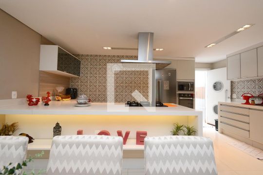 Cozinha de casa à venda com 4 quartos, 167m² em Vila Anhanguera, São Paulo