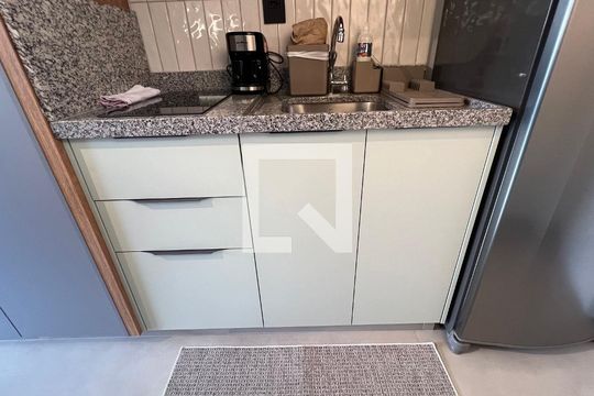 Cozinha de kitnet/studio para alugar com 1 quarto, 24m² em Pinheiros, São Paulo