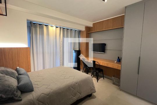 Quarto de kitnet/studio para alugar com 1 quarto, 24m² em Pinheiros, São Paulo