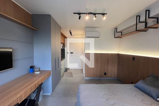 Quarto de kitnet/studio para alugar com 1 quarto, 24m² em Pinheiros, São Paulo