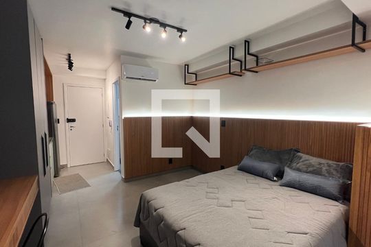 Quarto de kitnet/studio para alugar com 1 quarto, 24m² em Pinheiros, São Paulo