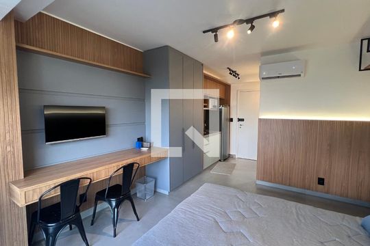 Quarto de kitnet/studio para alugar com 1 quarto, 24m² em Pinheiros, São Paulo