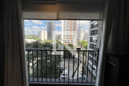 Vista do quarto de kitnet/studio para alugar com 1 quarto, 24m² em Pinheiros, São Paulo