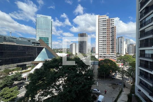 Vista do quarto de kitnet/studio para alugar com 1 quarto, 24m² em Pinheiros, São Paulo