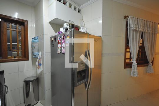 Cozinha de casa para alugar com 3 quartos, 300m² em Vila Irmaos Arnoni, São Paulo