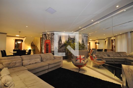 Sala de casa para alugar com 3 quartos, 300m² em Vila Irmaos Arnoni, São Paulo