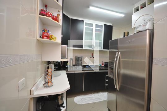 Cozinha de casa para alugar com 3 quartos, 300m² em Vila Irmaos Arnoni, São Paulo