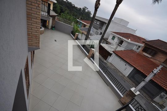 Vista da Suite 3 de casa para alugar com 3 quartos, 300m² em Vila Irmaos Arnoni, São Paulo