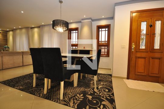 Sala de casa para alugar com 3 quartos, 300m² em Vila Irmaos Arnoni, São Paulo