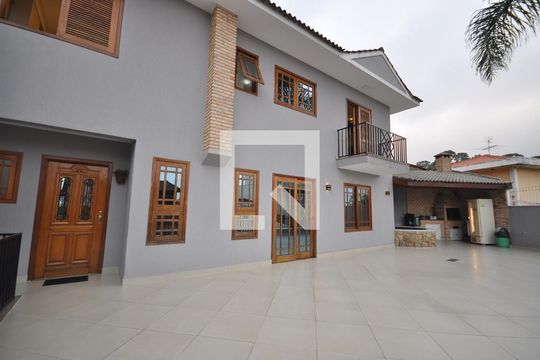 Fachada de casa para alugar com 3 quartos, 300m² em Vila Irmaos Arnoni, São Paulo