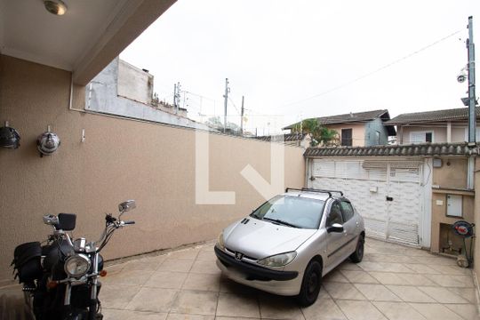 Garagem de casa à venda com 3 quartos, 132m² em Cidade Maia, Guarulhos