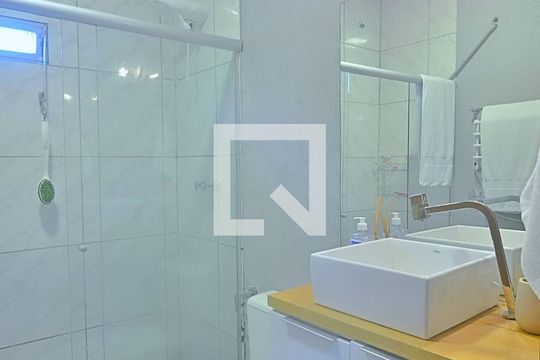 Banheiro da Suíte 1 de casa à venda com 3 quartos, 132m² em Niterói, Canoas