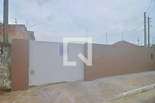 Fachada de casa à venda com 3 quartos, 132m² em Niterói, Canoas