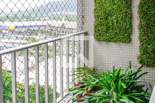 Varanda de apartamento à venda com 3 quartos, 100m² em Barra da Tijuca, Rio de Janeiro