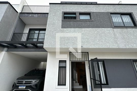 Área Externa de casa à venda com 3 quartos, 166m² em Santa Felicidade, Curitiba