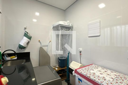 Lavanderia de casa à venda com 3 quartos, 166m² em Santa Felicidade, Curitiba