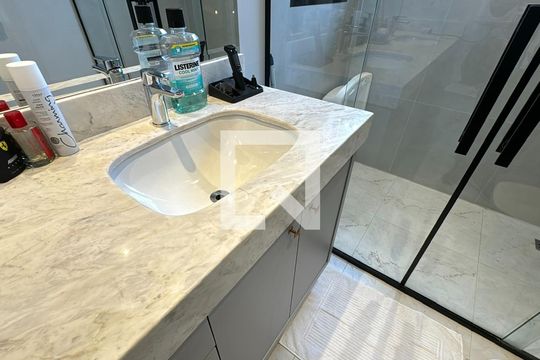 Banheiro de casa à venda com 3 quartos, 166m² em Santa Felicidade, Curitiba