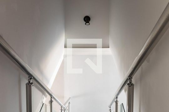 Corredor de casa à venda com 3 quartos, 160m² em Chácara Mafalda, São Paulo