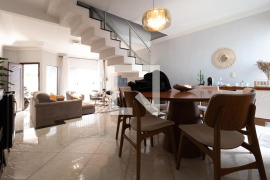 Sala de casa à venda com 3 quartos, 160m² em Chácara Mafalda, São Paulo