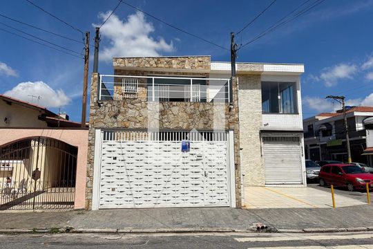 Fachada de casa à venda com 3 quartos, 160m² em Chácara Mafalda, São Paulo